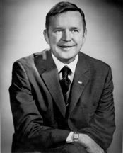 Portrait of Dewey Bartlett